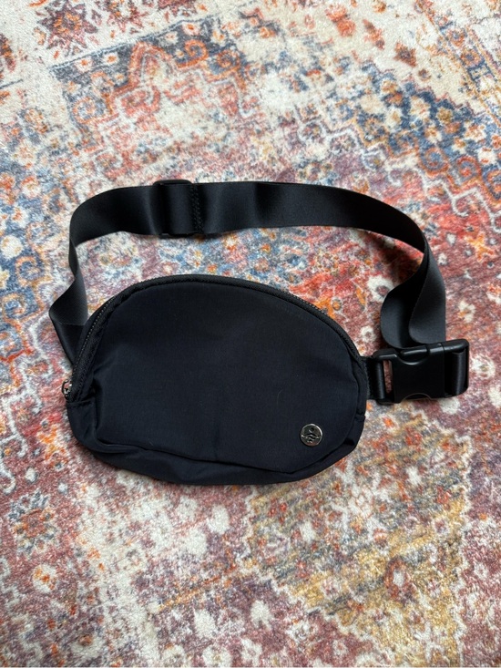 HALARA Handbags - Halara Black Belt Bag / Crossbody Fanny Pack
